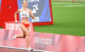 Polska sztafeta 4x400 metrów od czterech lat zdobywa medale na wszystkich wielkich imprezach, ale po przełożeniu igrzysk wyrósł jej bardzo groźny rywal. Tokio 2020 Sztafeta Mieszana 4x400 Z Malgorzata Holub Kowalik Poprawila Rekord Europy Dziennik Wschodni