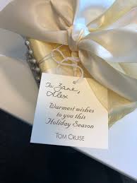 Tom cruise has a signature sweet he sends out to his famous friends each holiday — doan's bakery's white chocolate coconut bundt cake — and they can't get enough. Alex Zane On Twitter So The Tastiest Thing I Ate Over Christmas Waaaasssss This Coconut Cake From Tom Cruise I Managed To Grab A Whole One Slice Before The Pack Devoured It
