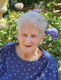 Josie Sullivan's Instagram, Twitter & Facebook