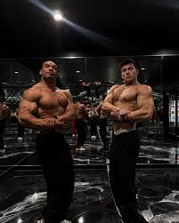 420lb/190kg SUPER heavy weight champion gives me his hardest slap! Should I  join @powerslap? @da_crazy_hawaiian @white.rabbit.energy  @teampersonalrecord @onegengym