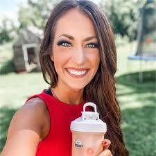 Kimberly Swinney's Instagram, Twitter & Facebook