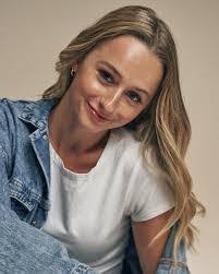 Jackie Rhoads's Instagram, Twitter & Facebook