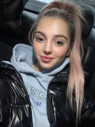 Vanilopa - Free pics, galleries & more at Babepedia