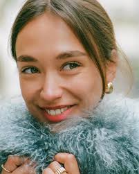 Live moves pretty fast. If you don't stop and look around once in a while,  you could miss it 📸 @valentinemartinduchene