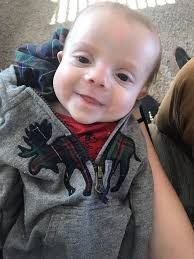 October is dwarfism awareness month, Addy and I started a tradition last  October to paint our nails bright sparkly green for Q, this year we got all  our boys to join! We're