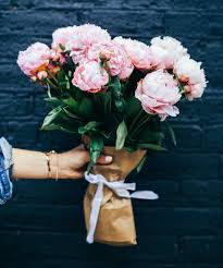 How to keep flowers fresh three parts: How To Keep Flowers Fresh Until Delivery 4 Tips For Florists