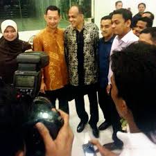 2.1 billion usd (2015) forbes parents: Tan Sri Syed Mokhtar Albukhary Home Facebook