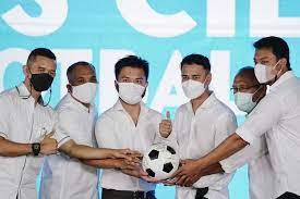 Di dalam skuad rans cilegon fc sudah ada beberapa nama pemain selebritis fc, yakni raffi ahmad, hamka hamzah, bayu eka sari, darius sinathrya dan cristian gonzales. Cristian Gonzales Hingga Syamsir Alam Ini Daftar 30 Pemain Rans Cilegon Fc Halaman All Kompas Com