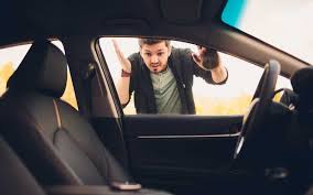 This service's beauty is that you call a central line, and a customer service agent arranges for the help you need. Auto Locksmith London Car Keys Replacement Uk Auto Locksmit