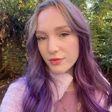 Gail Healey's Instagram, Twitter & Facebook