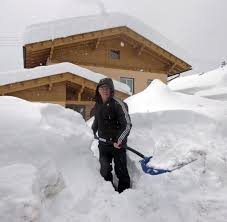 Bis sonntagmittag gilt im tessin gefahrenstufe 4 wegen starken schneefalls. Wetter Osterreich Versinkt Im Schnee Bilder Fotos Welt