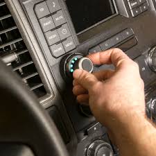 No installation required and can be moved from vehicle to vehicle in an instant. Amazon Com Curt 51170 Spectrum Original Equipment Style Integrated Electric Trailer Brake Controller Proportional Automotive