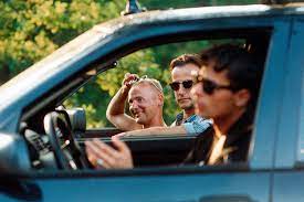 Výtvarně pojatá publikace, obsahující fotografie z filmu a scénář, doplněná režisérovou. The Ride 1994 Imdb