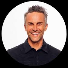 Dirk Shaw's Instagram, Twitter & Facebook