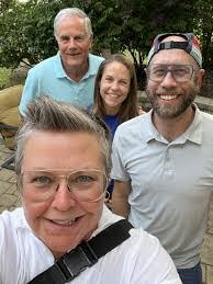 Robert Tharp's Instagram, Twitter & Facebook