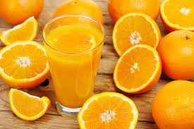 Ajouter le jus d'orange et citron fraîchement pressés ainsi que le miel. 5 Raisons De Boire Du Jus D Orange Presse Vitaality Jus De Fruits Frais Maison Jus De Legumes Frais Jus Crus Extracteur De Jus Jus De Fruit Jus Crus Jus Verts Recettes
