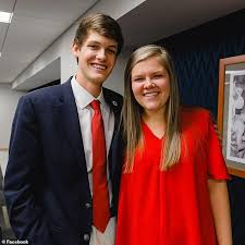 Daughter Of Georgia Gov Kemp Mourns The Death Of Sen Loeffler S Aide Eminetra Co Uk Kemp se zaměřením na rodiny s dětmi.