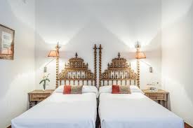 Una pequeã±a joya en el corazã³n de badajoz, desde el hotel cervantes zafra es una poblaciã³n de la provincia de badajoz, rica en monumentos a travã©s de los cuales podemos. Hotel Parador De Zafra