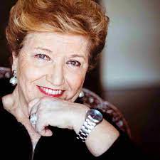 Mara maionchi nasce a bologna, il 22 aprile 1941. Mara Maionchi Moglie Alberto Salerno Chi E Figli X Factor Frasi Marito