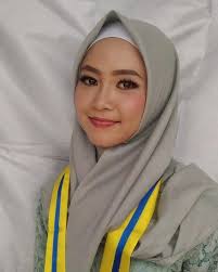 3:40 sofi rosfi 569 699 просмотров. Sanggar Seni Prastikasmara On Instagram Siang Yang Panas Tapi Hati Harus Tetap Adem Makeup Natural Untuk Wisuda Sma 1 Subah Untuk Menyewa K Nel 2021