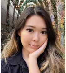 Who thinks Emily's Changed Since Streamer U? ‍♂️ : r/ExtraEmily