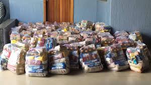 Grupo doa cestas básicas a famílias carentes | JPNEWS