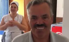 Juan joya borja aka 'el risitas' or can even be know as the kekw twitch emote guy (if you still don't know, he's the one laughing in this iconic video) has passed away. El Risitas Acusa A Sarda Y A Cardenas De Deberle Dinero El Norte De Castilla