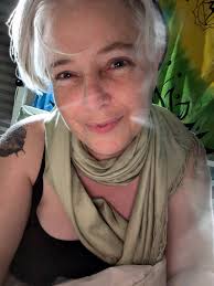 So I just told my ex-wife (which is also my best friend) that 10 of these  would make such a nice gift for Father's Day... Which we celebrate next  19th of March