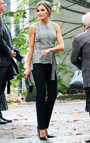 Queen Letizia S Chicest Zara Looks Of All Time Zara Looks Queen Letizia Work Outfits Women
