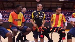 C'est racing club de lens (rcl) qui recoit lille osc metropole (dogues) pour ce match francais du vendredi 07 mai 2021 (resultat de championnat francais). Rc Lens Quand Les Joueurs Du Bcm Celebrent Avec Humour Le Partenariat Avec Le Rc Lens