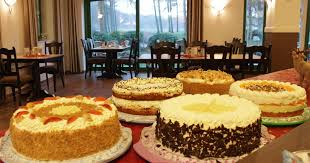 Küchenbuffet kaufen sie günstig auf wohnen.de ⭐ kostenloser versand & retoure ✅ große auswahl ⭐ kauf auf rechnung und raten. Kuchen Und Torten Beim Kuchenbuffet Im Hofcafe Frischehof Dopke Frischehof Dopke