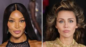 Pipokinha pelada. it was right adjacent to the doorway