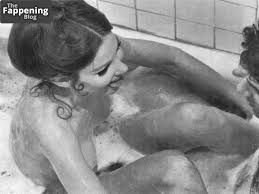 Paula Prentiss sexy collection- her alluring figure on display