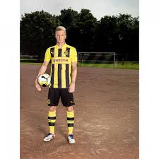 From wikimedia commons, the free media repository. Bild Marco Reus Im Champions League Trikot Von Borussia Dortmund Fur Die Saison 2012 13