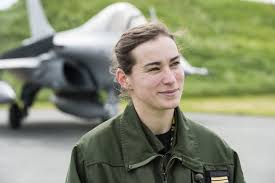 Média masculin pour gentlemen contact@avionsdechasse.org ✈️ attachez votre ceinture, quelques turbulences sont à prévoir pendant le vol. Claire M Madame Rafale Le Point