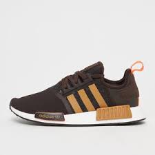 Das nmd, das auf frühere shilhouettes zurückgreift, ist mit boost ausgestattet und kombiniert running und casual für adidas nmd r2 light braun/weiß cq2399 herren schuhe. Adidas Nmd Bei Snipes Bestellen