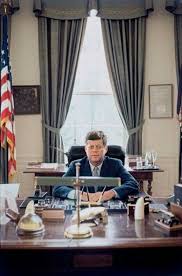 President John F Kennedy Photographed By Elliott Erwitt In The Oval Office 1962 Elliott Erwitt Kennedy Assassination John Kennedy