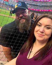 Your Music Plus electrifies 2025 with Keith Urban's new song, “Straight  Line.” Hear it along with exclusive audio from Keith about his music,  career, and life! Only