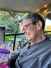 Elizabeth Ridenour's Instagram, Twitter & Facebook