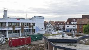 Seit 1995 ist deren geschäft das produktdatenmanagement für elektronische konsumgüter. Ruinenlandschaft Auf Dem Bruchkobeler Rathausareal Bruchkobel