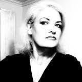 Susan Darter's Instagram, Twitter & Facebook