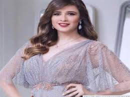 كشف مصدر مقرب من الفنانة المصرية ياسمين عبد العزيز دخولها في غيبوبة، بعد خضوعها لعملية جراحية، أمس السبت، ما استدعى وضعها داخل غرفة العناية المركزة بأحد المستشفيات. ØªØ¬Ø§ÙˆØ²Øª Ù…Ø±Ø­Ù„Ø© Ø§Ù„Ø®Ø·Ø± ØªØ·ÙˆØ±Ø§Øª Ø§Ù„Ø­Ø§Ù„Ø© Ø§Ù„ØµØ­ÙŠØ© Ù„Ù„ÙÙ†Ø§Ù†Ø© ÙŠØ§Ø³Ù…ÙŠÙ† Ø¹Ø¨Ø¯ Ù…ØµØ±Ø§ÙˆÙ‰