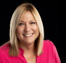 Kathleen Dering's Instagram, Twitter & Facebook