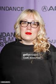 21 Photos & High Res Pictures