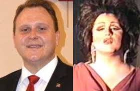 Mona Sinclair's Instagram, Twitter & Facebook