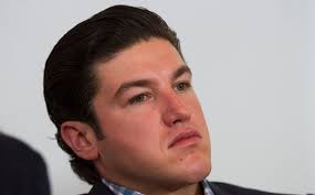 Samuel alejandro garcía sepúlveda, candidato a la gubernatura de nuevo león por movimiento ciudadano, se declaró ganador de la contienda de este domingo 6 de junio y pidió a su contrincante adrián de la garza santos aceptar la derrota. Samuel Garcia He Donado Mi Sueldo Porque No Lo Necesito