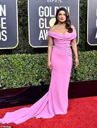 Victoria's secret is moving its brand in a bold new direction, and they're tapping the likes of superstar athlete megan rapinoe to help bring their vision to fruition. Priyanka Chopra Jonas And Megan Rapinoe Revealed As New Victoria S Secret Spokesperson Eminetra New Zealand