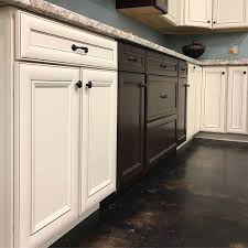 Overton And Wentworth Cabinets Make A Beautiful Kitchendesign Aristokraft Cabinetry Purestyle Toast Aristokraft Cabinets Aristokraft Kitchen Design