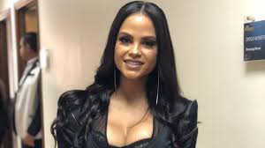 En las redes sociales se divulgó que el fbi allanó una de las propiedades de raphy pina, mánager de la cantante natti natasha. Historia Y Biografia De Natti Natasha
