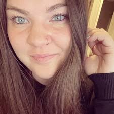 Emma Dooley's Instagram, Twitter & Facebook